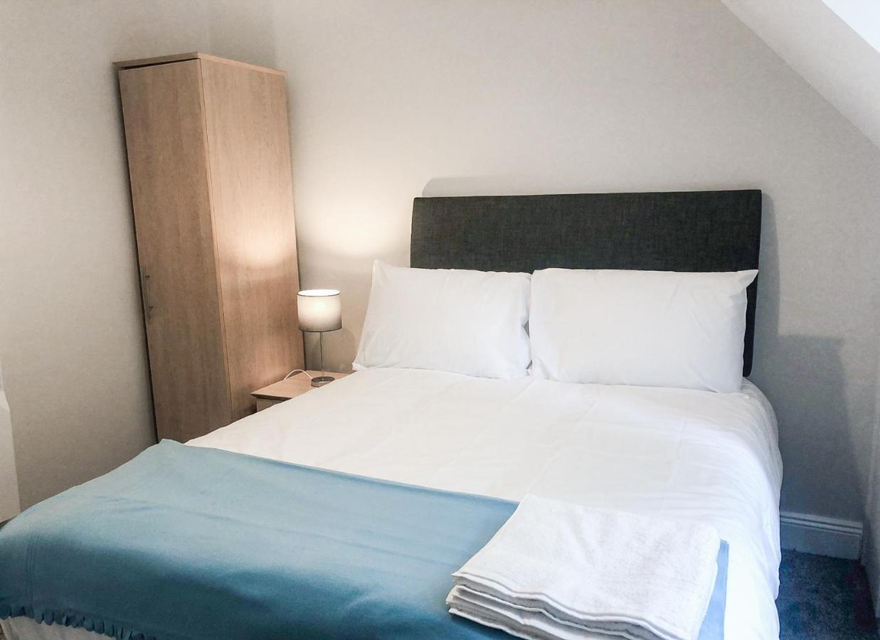 Old Court Holiday Homes Terryglass - Sleeps 6 By Trident Holiday Homes Экстерьер фото