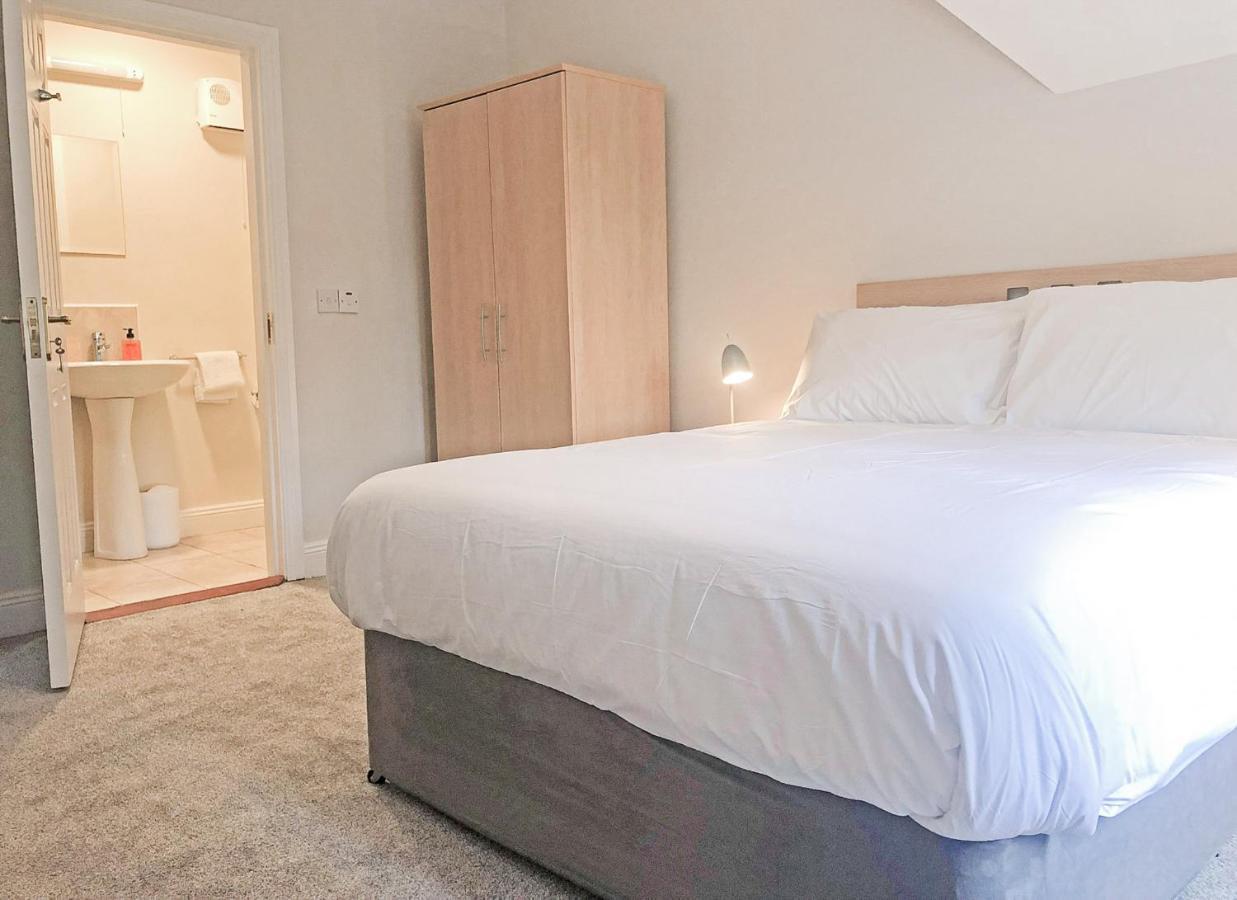 Old Court Holiday Homes Terryglass - Sleeps 6 By Trident Holiday Homes Экстерьер фото